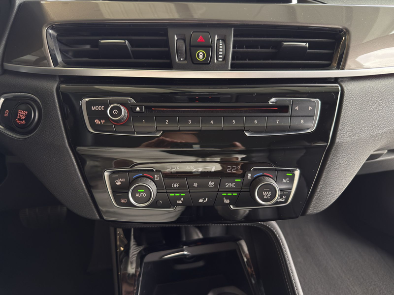 BMW X1 xDrive 20i xLine AHK*LED*RFK*LEDER*TEMPO — photo 12