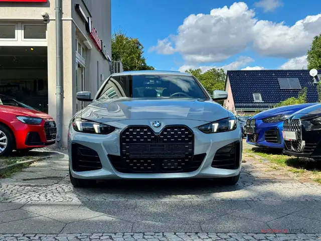 BMW 4 Series view 3