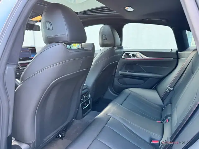 BMW 4 Series view 11