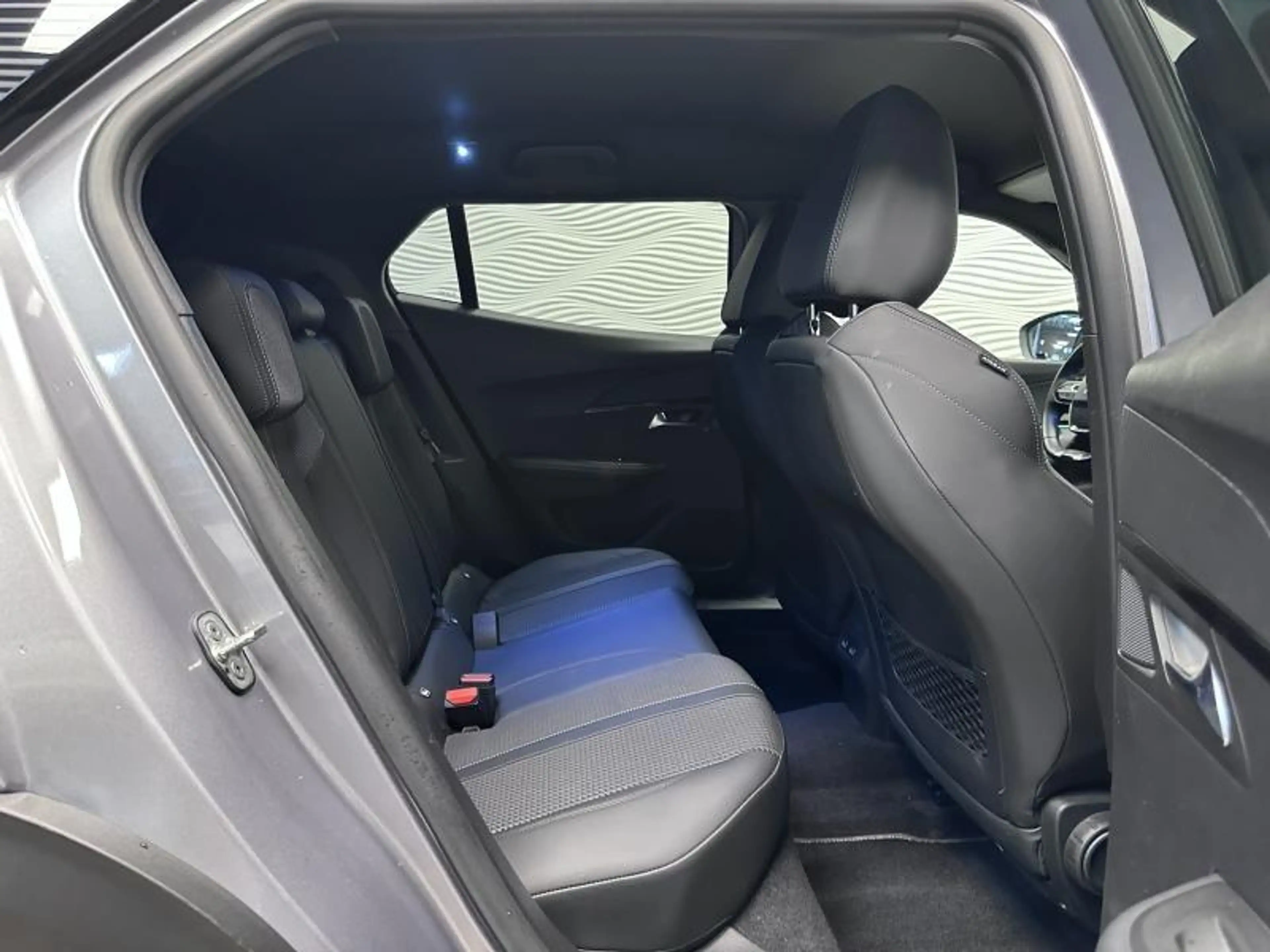 Peugeot 2008 1.2i*S&S*GT*NAVI*DAB*LED*KEYLESS* — photo 26