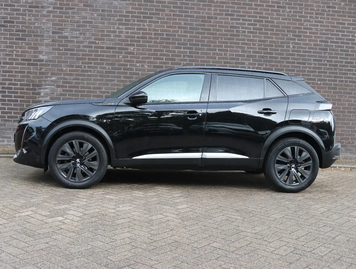 Peugeot 2008 SUV GT Pack 155pk Automaat | Schuif-/Kanteldak | N Zwart - 2