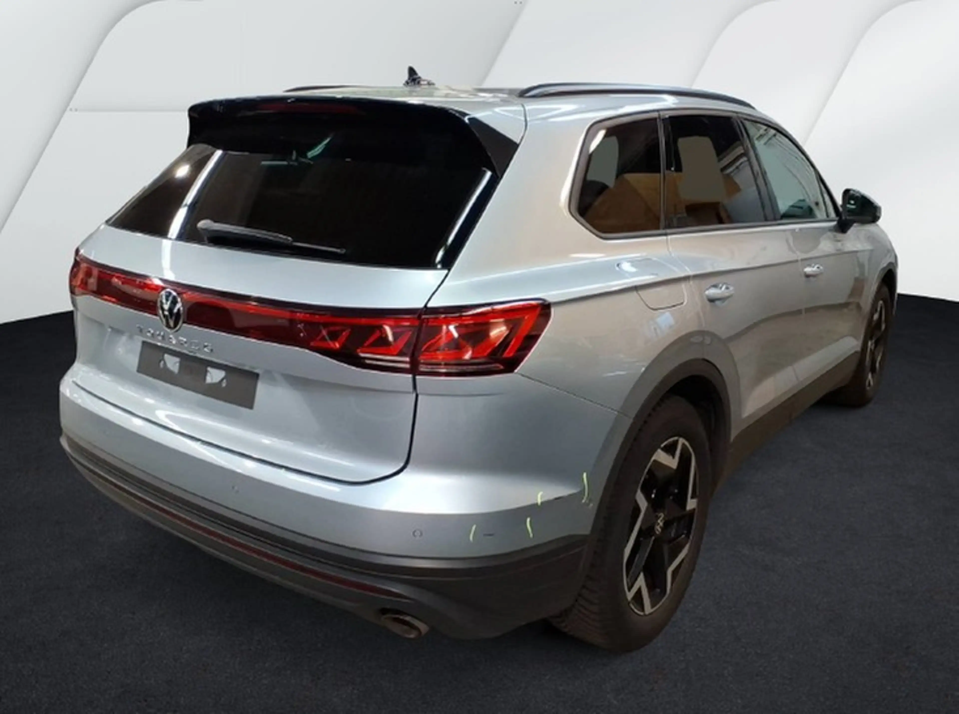 Volkswagen Touareg 3.0 TDI 4Motion LUFTFEDERUNG NAVI AHK GJ-REIFEN... — photo 2