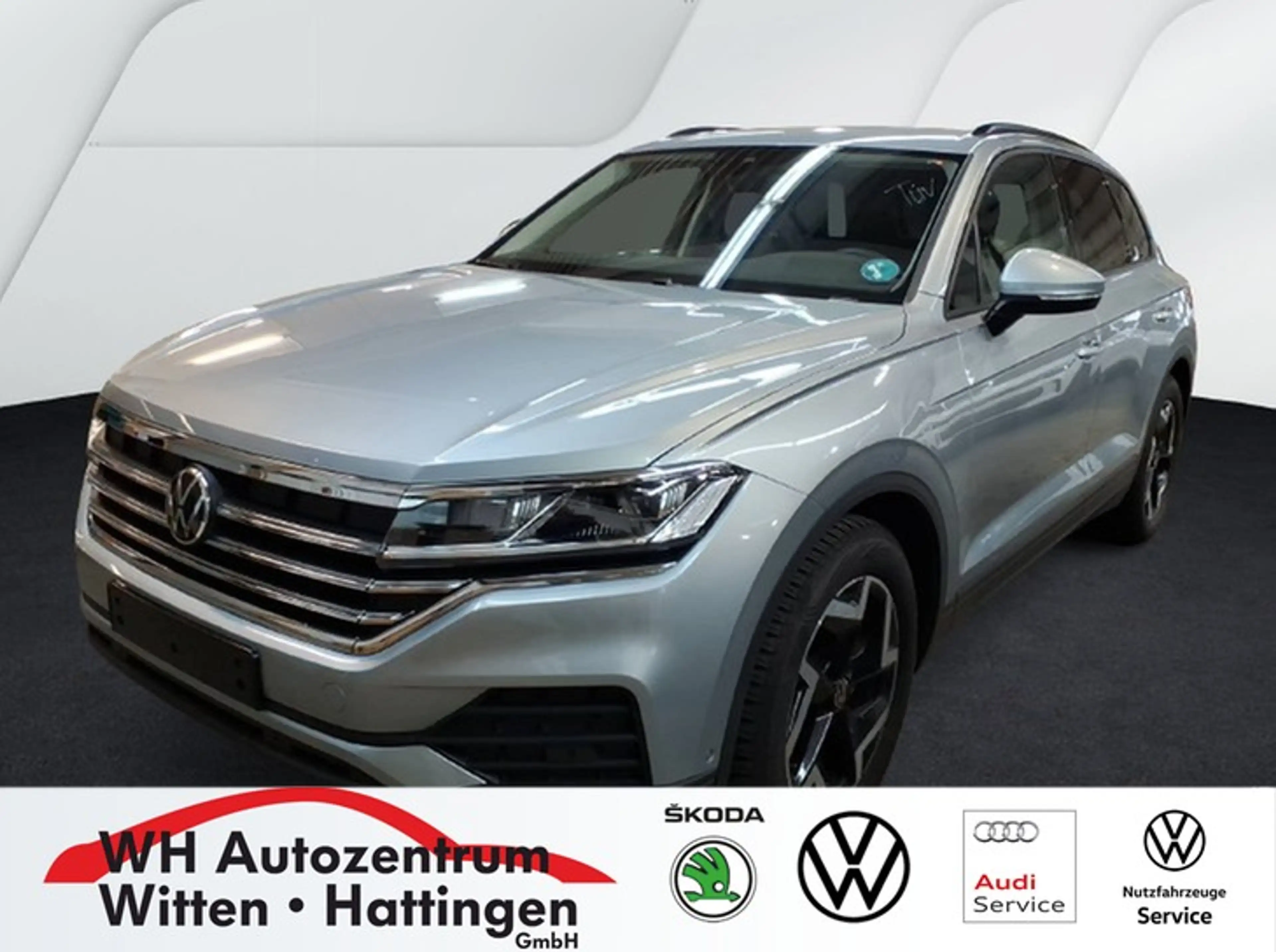 Volkswagen Touareg 3.0 TDI 4Motion LUFTFEDERUNG NAVI AHK GJ-REIFEN...