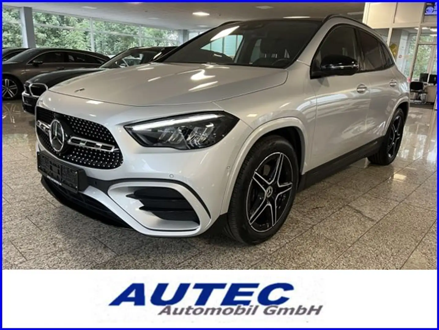 Mercedes-Benz GLA 200 4Matic AMG Premium Night-Paket+360+Pano Silber - 1