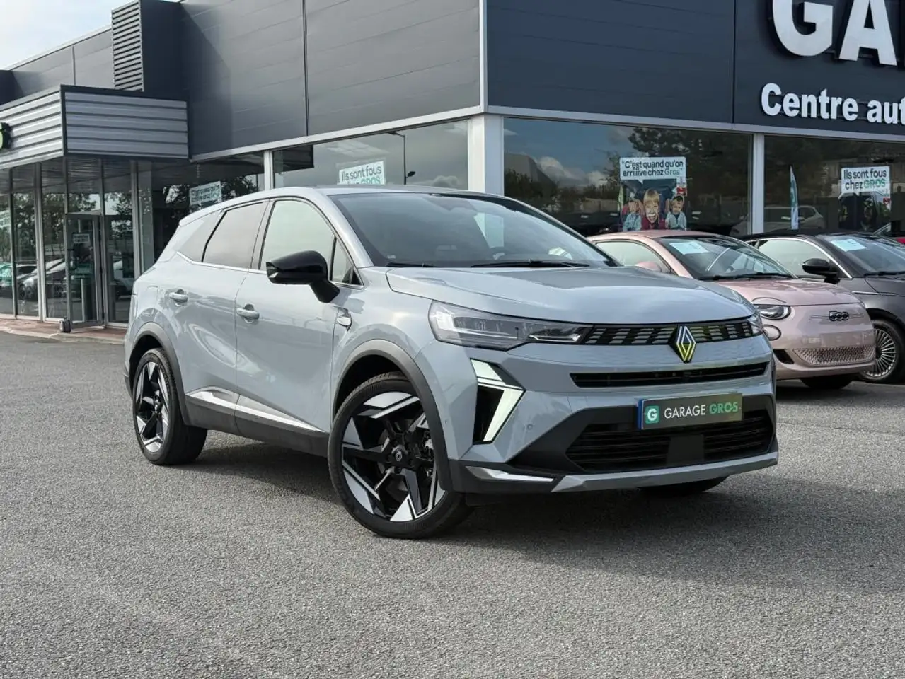 Renault Symbioz E-Tech full hybrid 160 ch Iconic — photo 1 of 30