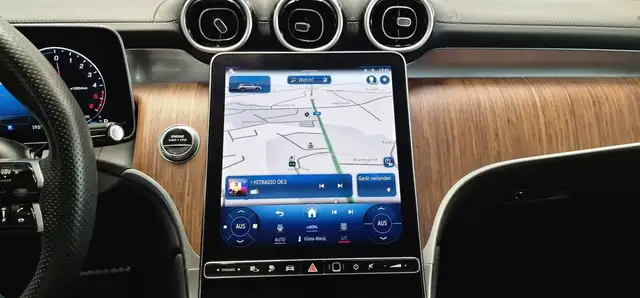 Mercedes-Benz GLC view 15