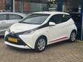 Toyota Aygo 1.0 VVT-i x 5 deurs! Airco l LED l MTF-stuur l Ele Wit - thumbnail 2