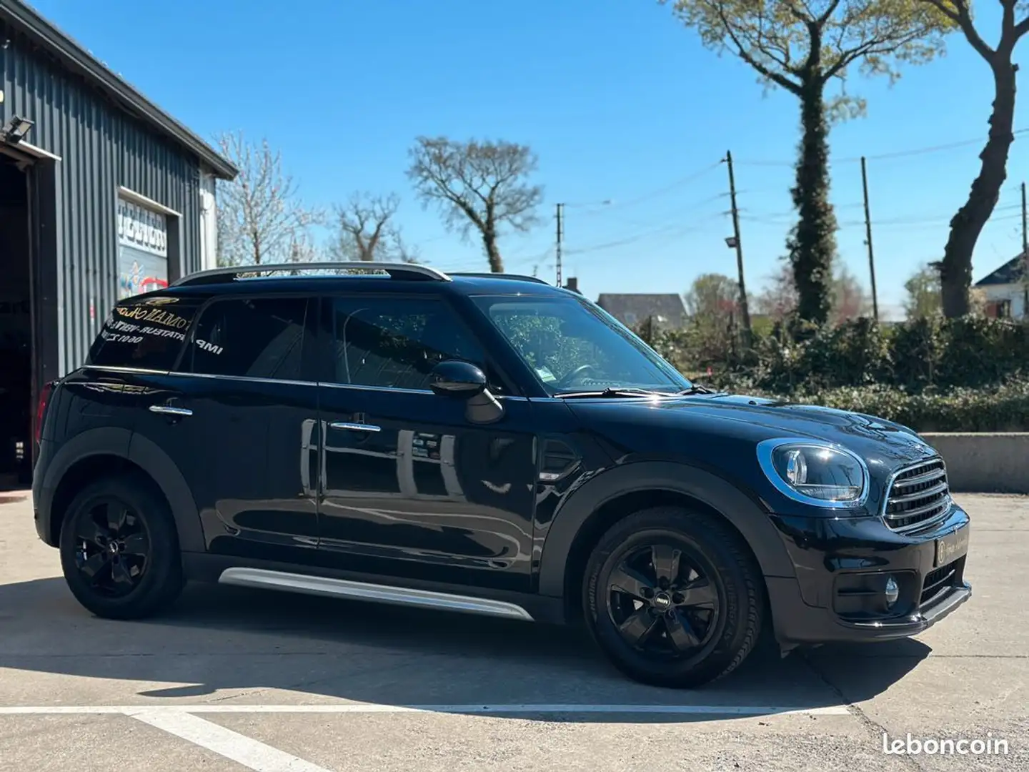 MINI Cooper Countryman II (F60) One D 116ch GARANTIE 12 MOIS Schwarz - 2