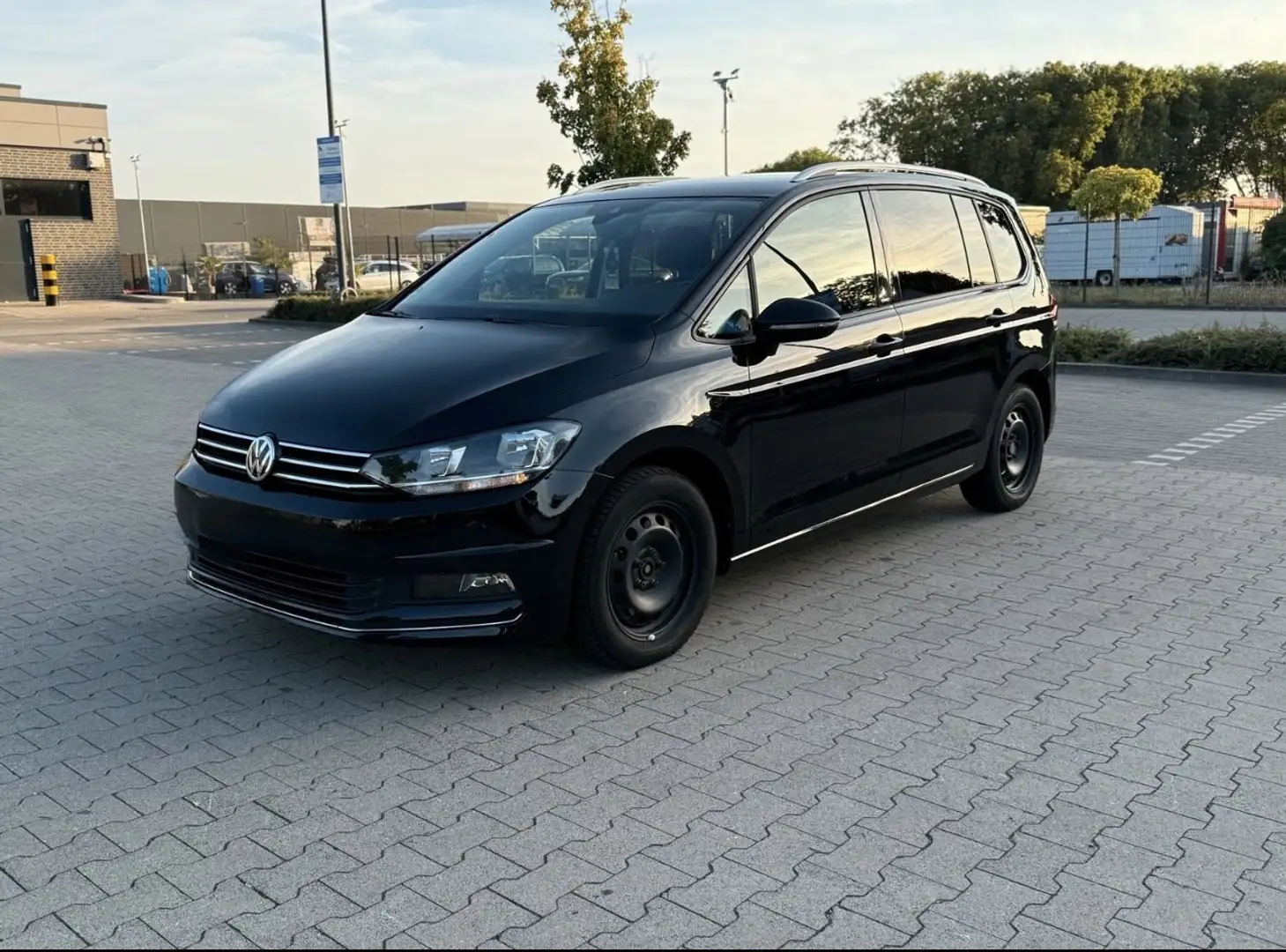 Volkswagen Touran united Schwarz - 1