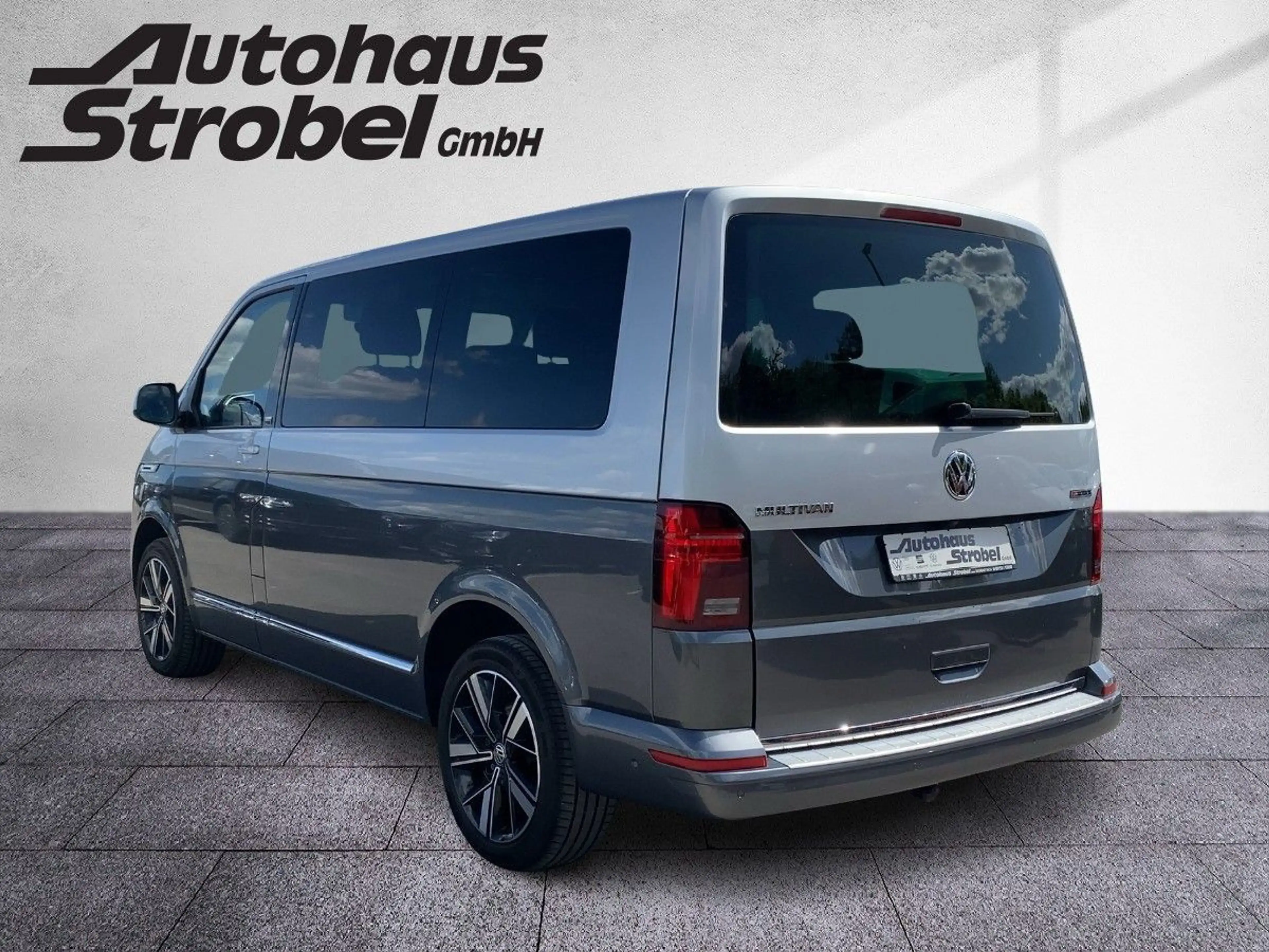 Volkswagen T6.1 Multivan 2.0 TDI DSG 4M "GENERATION SIX" AC — photo 4
