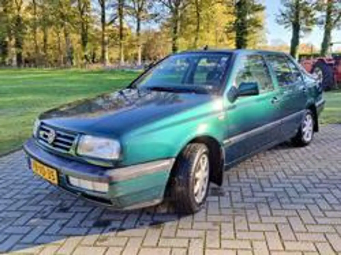 Volkswagen Vento 1.6 CL Atlanta Groen - 1