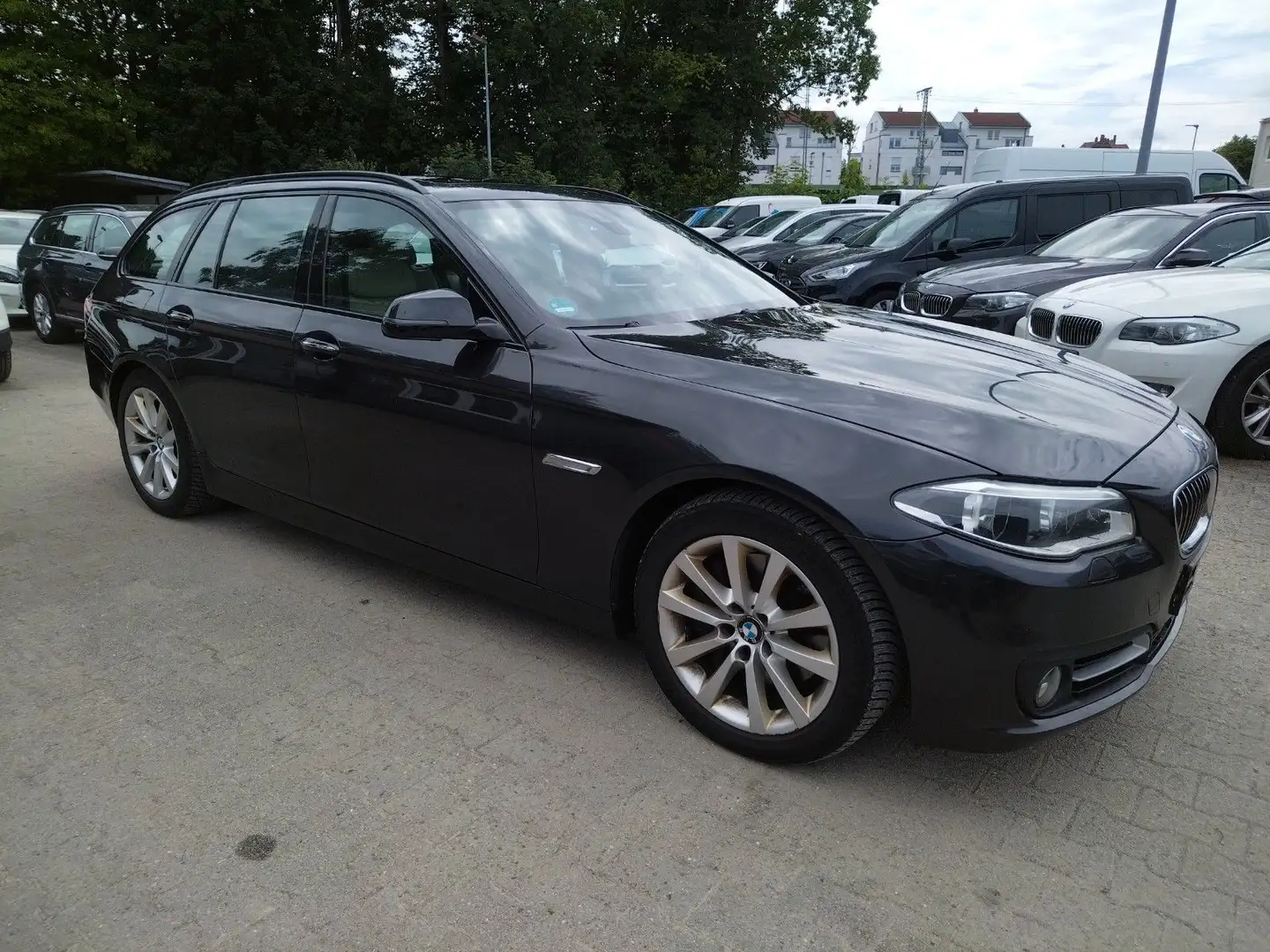 BMW 535 Touring 535 d xDrive+LEDER+NAVI+CAM+PANO+SHZ+EU6 Šedá - 1