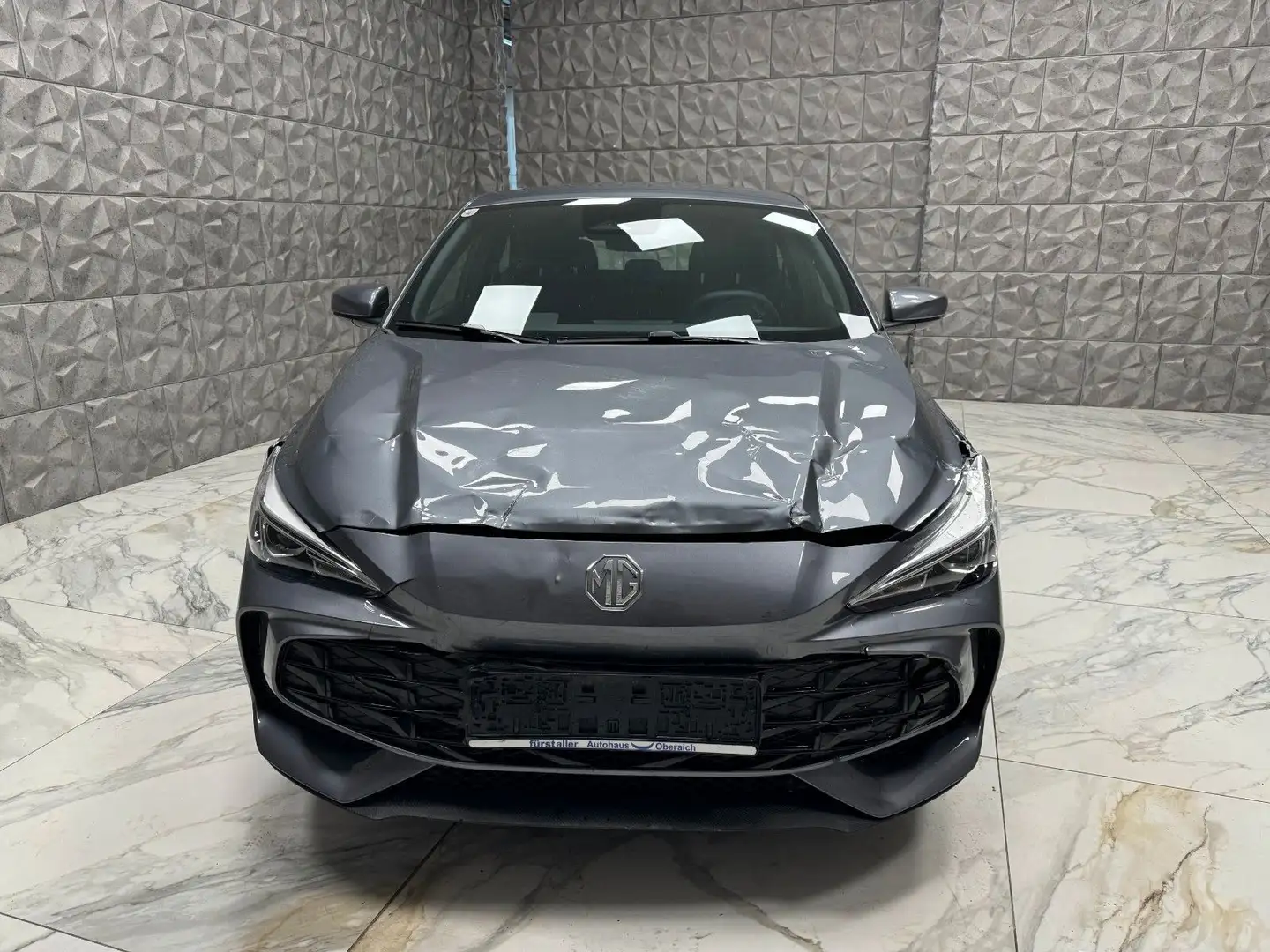MG MG3 1.5 Hybrid+ 143kW Standard Grau - 2