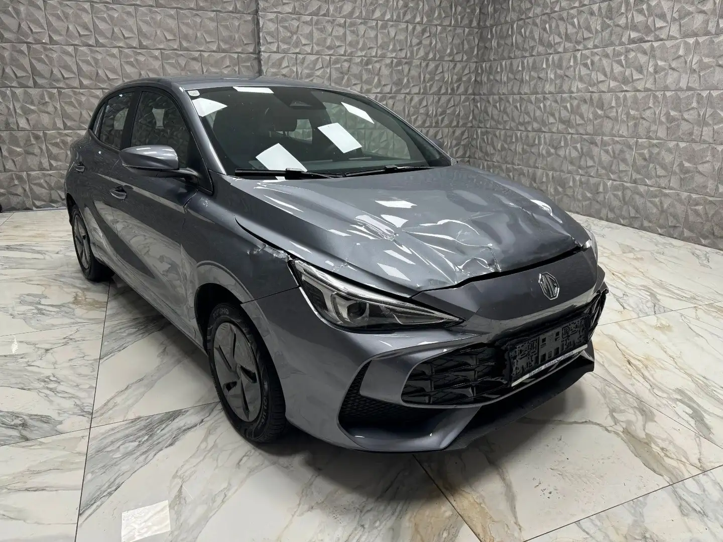 MG MG3 1.5 Hybrid+ 143kW Standard Grau - 1