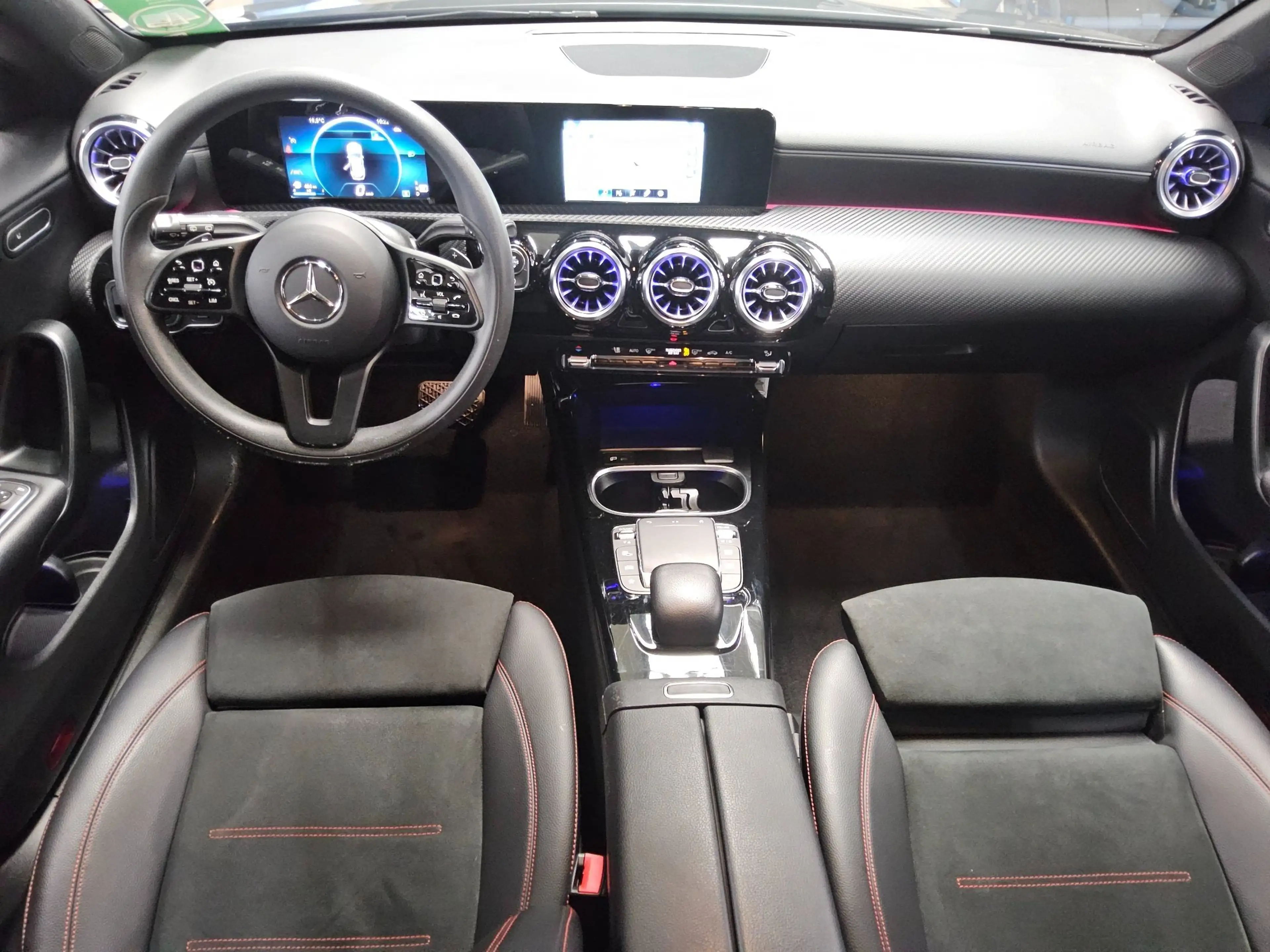 Mercedes-Benz CLA 200 SB d T-Leder Navi LED Pano — photo 5