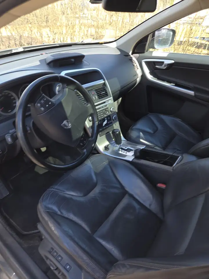 Volvo XC60 снимка Volvo XC60