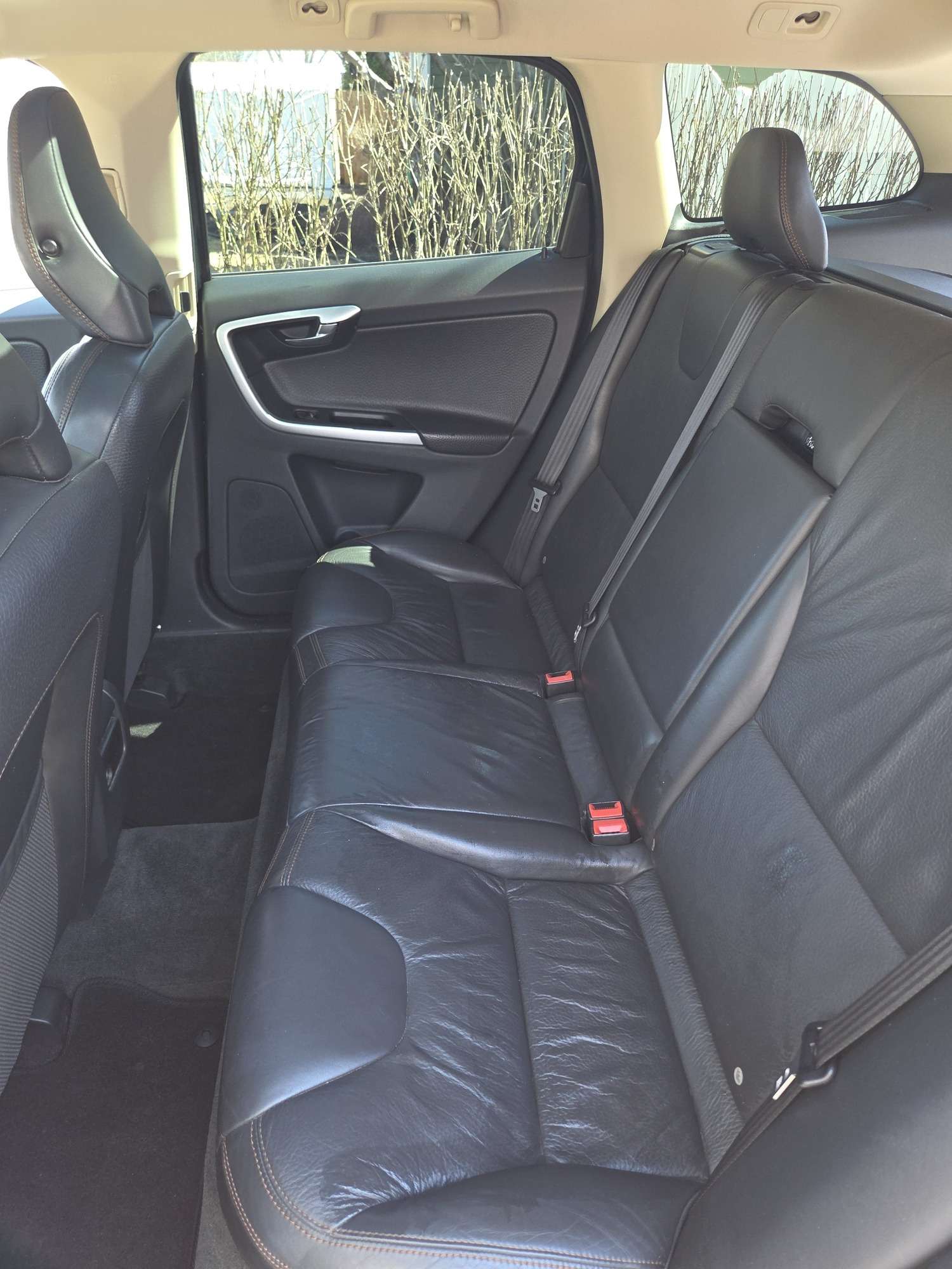 2010 Volvo XC60 thumb 11
