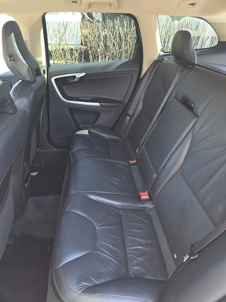 Volvo XC60 снимка Volvo XC60