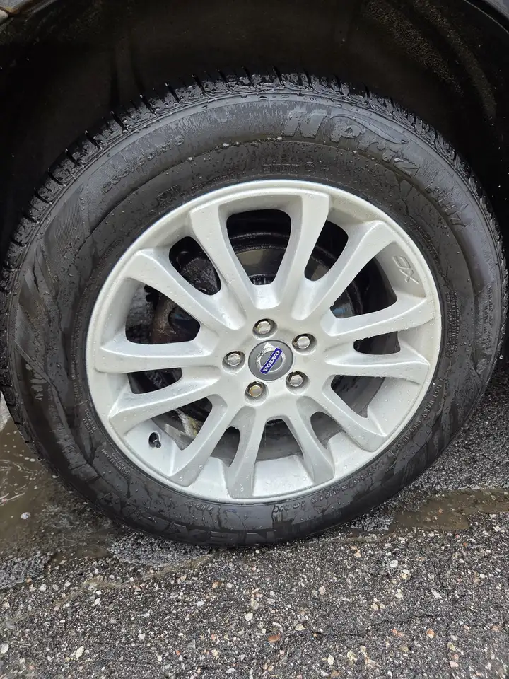 Volvo XC60 снимка Volvo XC60