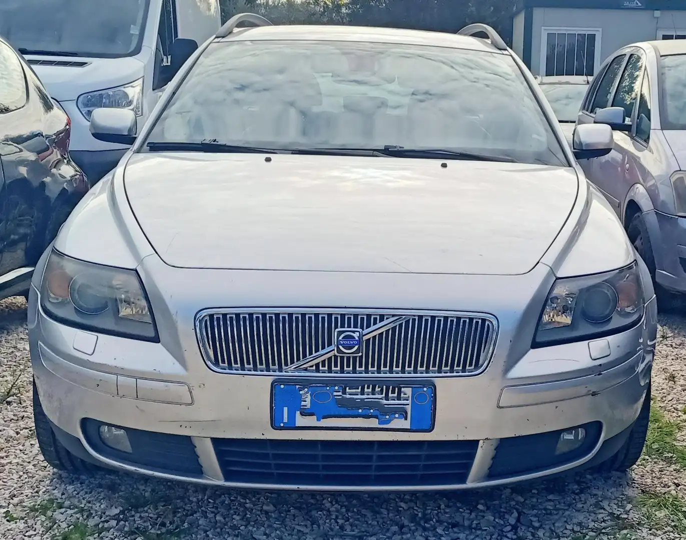 Volvo V50 2.0d Momentum Silber - 1