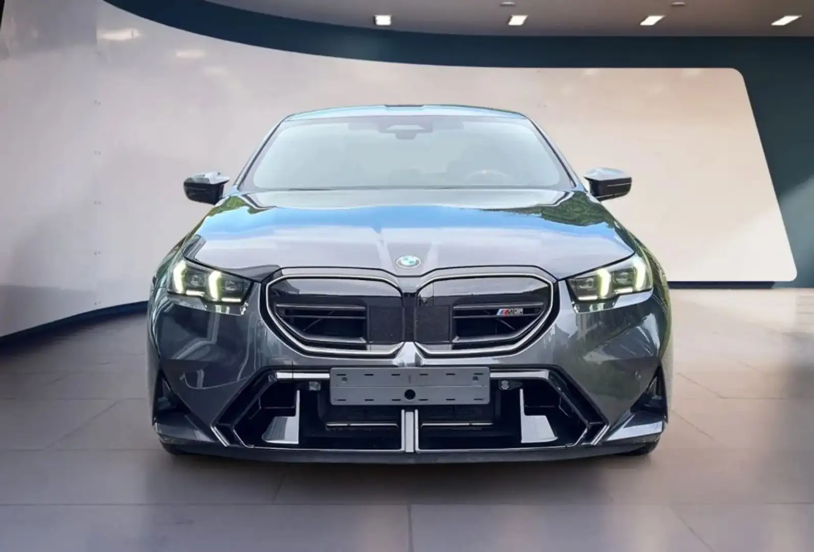 BMW M5 xDrive AHK M Drive FFC DrivAssistPro ParkPro Grau - 2