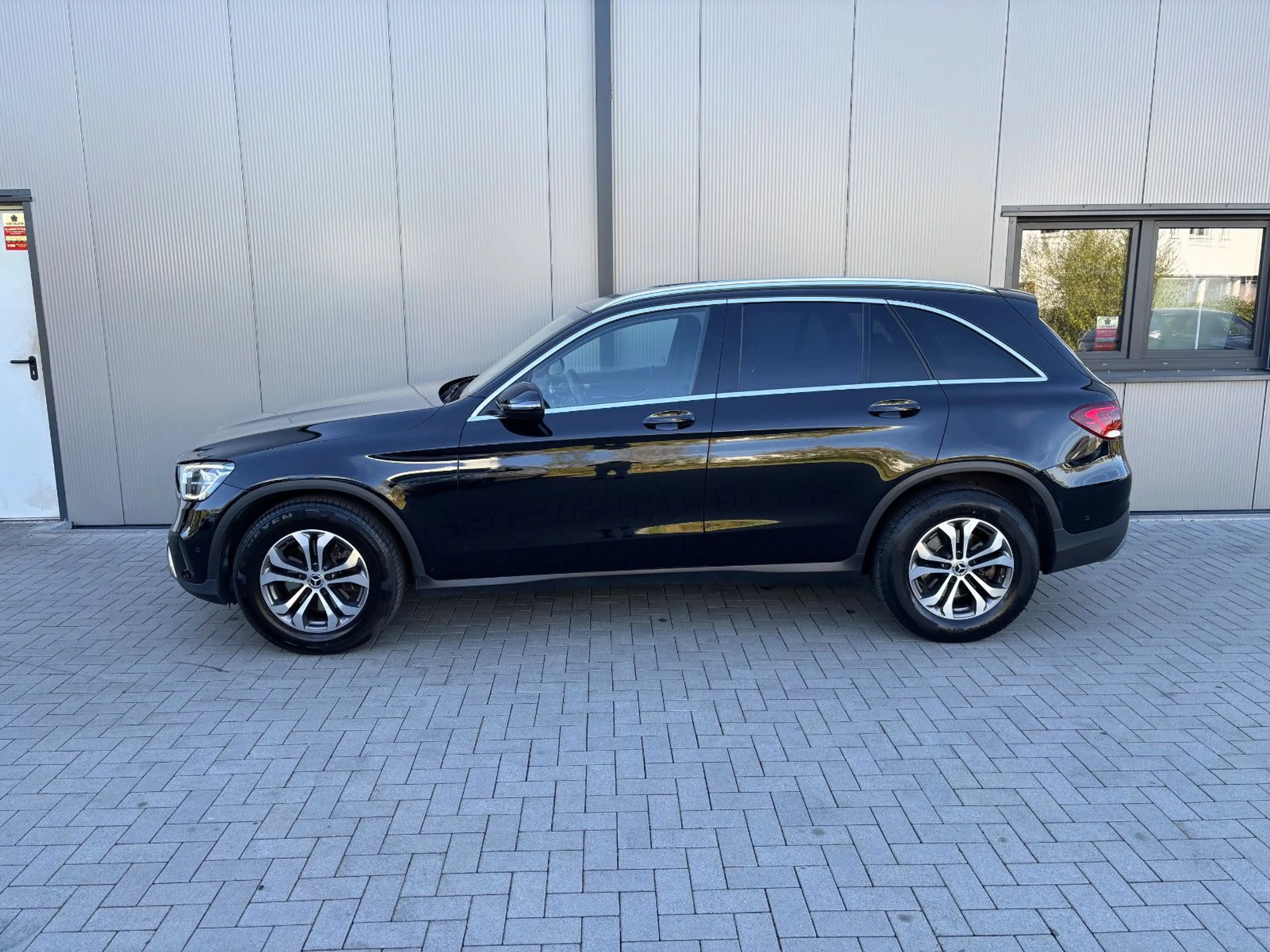 Mercedes-Benz GLC 200 d 4Matic Facelift — photo 10