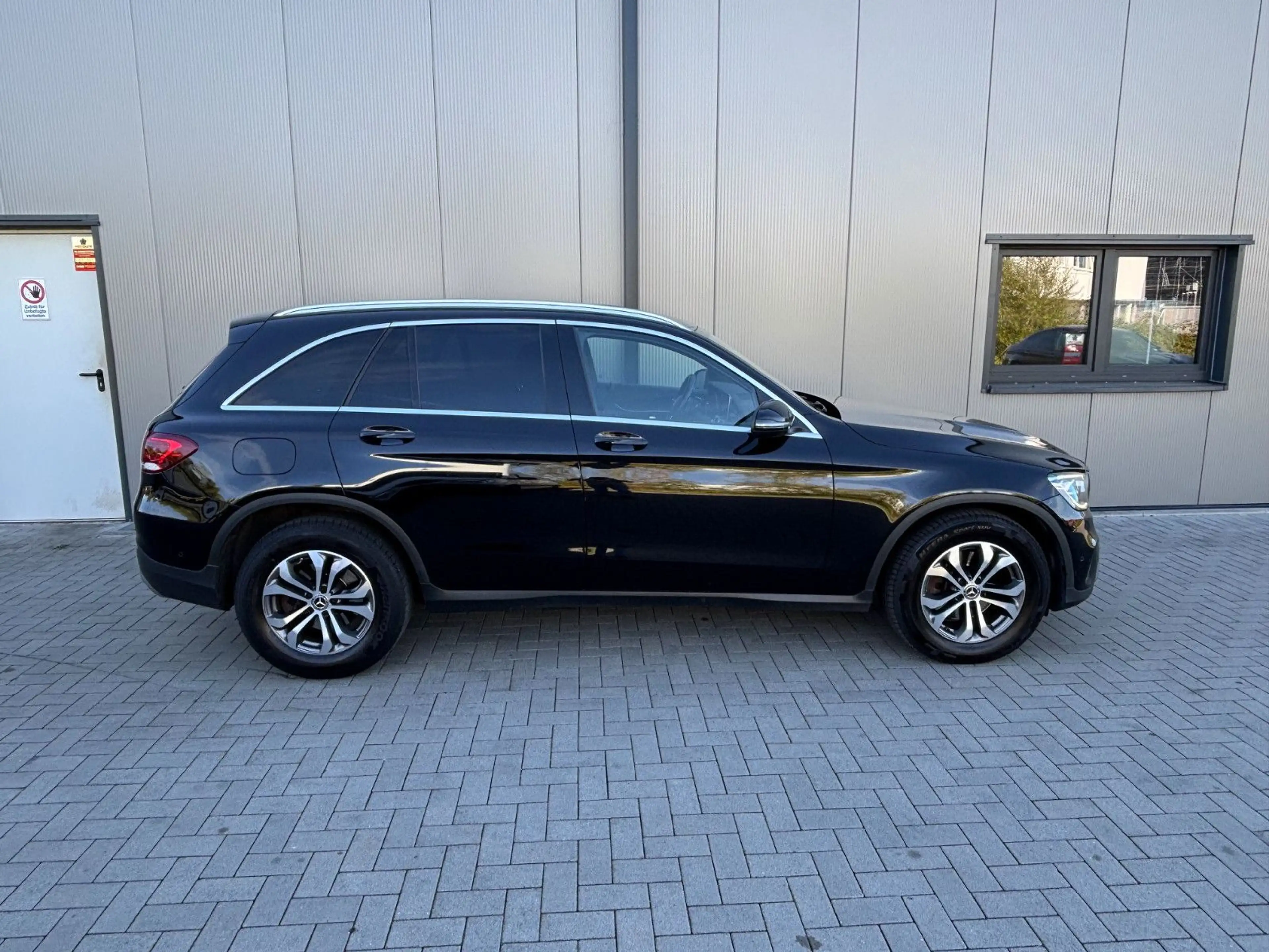 Mercedes-Benz GLC 200 d 4Matic Facelift — photo 6