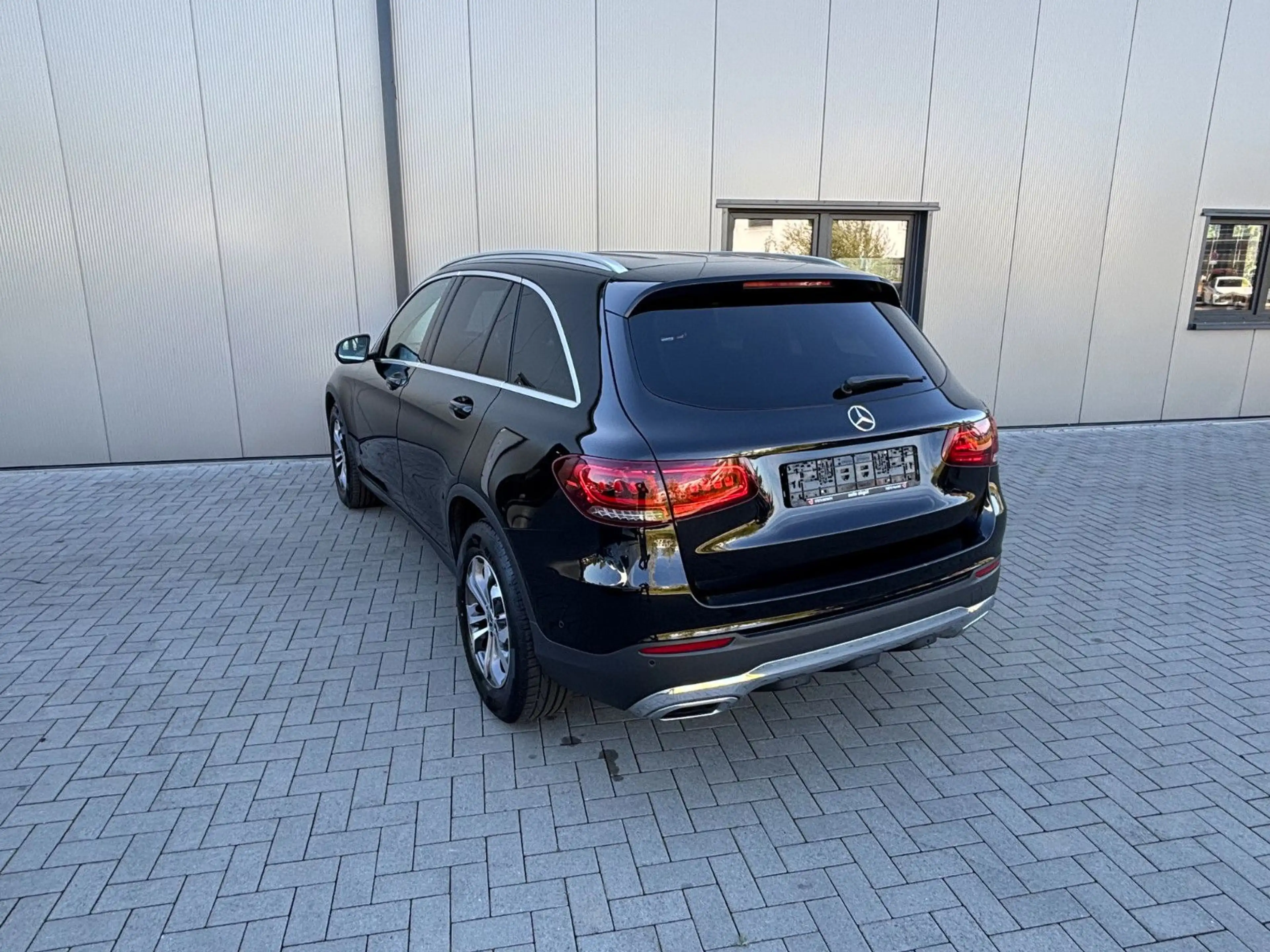Mercedes-Benz GLC 200 d 4Matic Facelift — photo 9