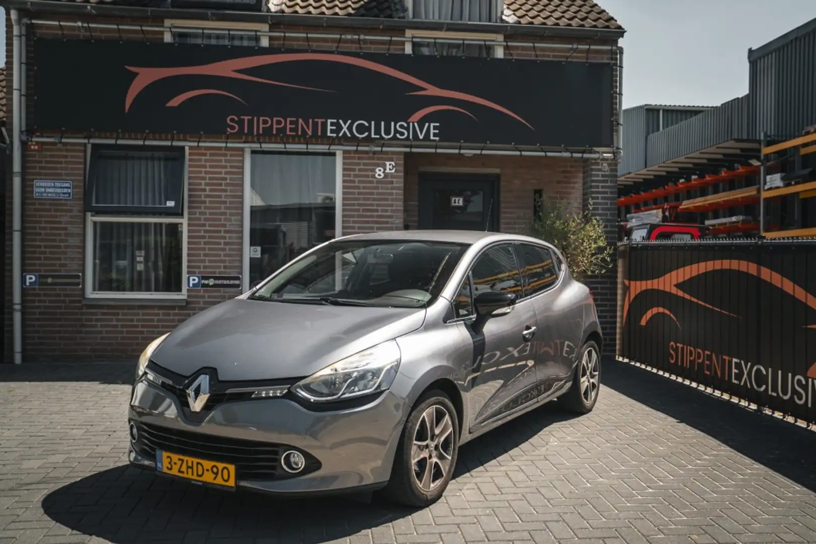 Renault Clio 0.9 TCE NIGHT&DAY Grijs - 1
