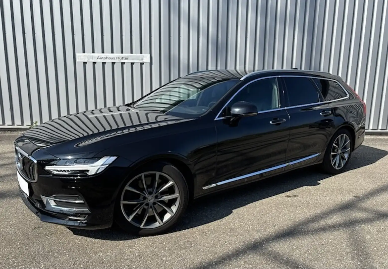 Volvo V90 D5 AWD Inscription Geartronic Schwarz - 1