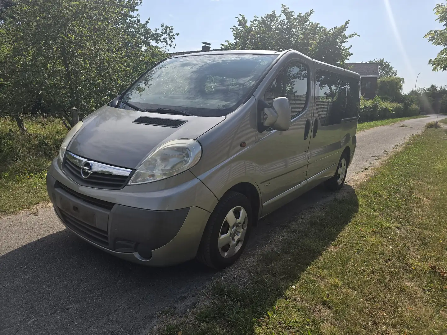 Opel Vivaro Tour 2.0 CDTi Cosmo 8 places Gris - 1