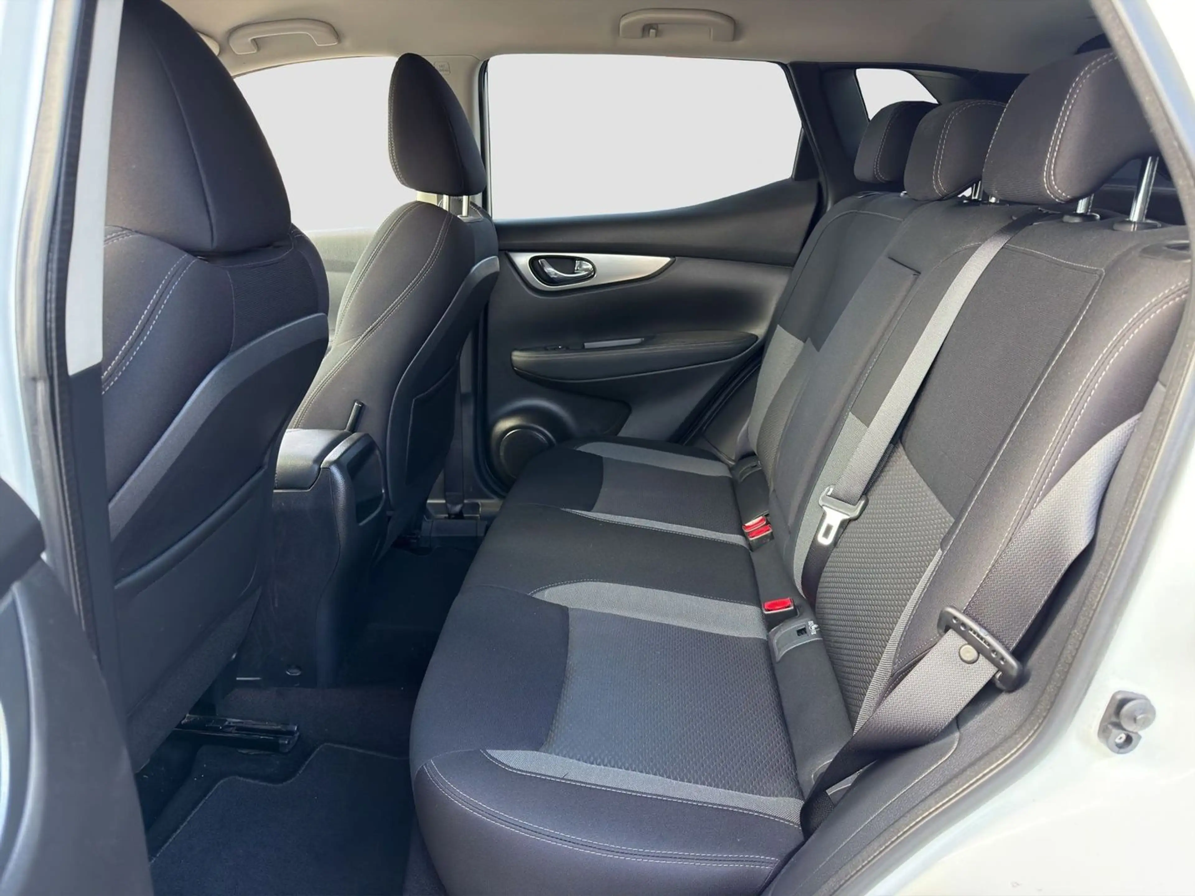Nissan Qashqai N-Connecta Navi Apple Andro 360°AHK PDC v+h — photo 13