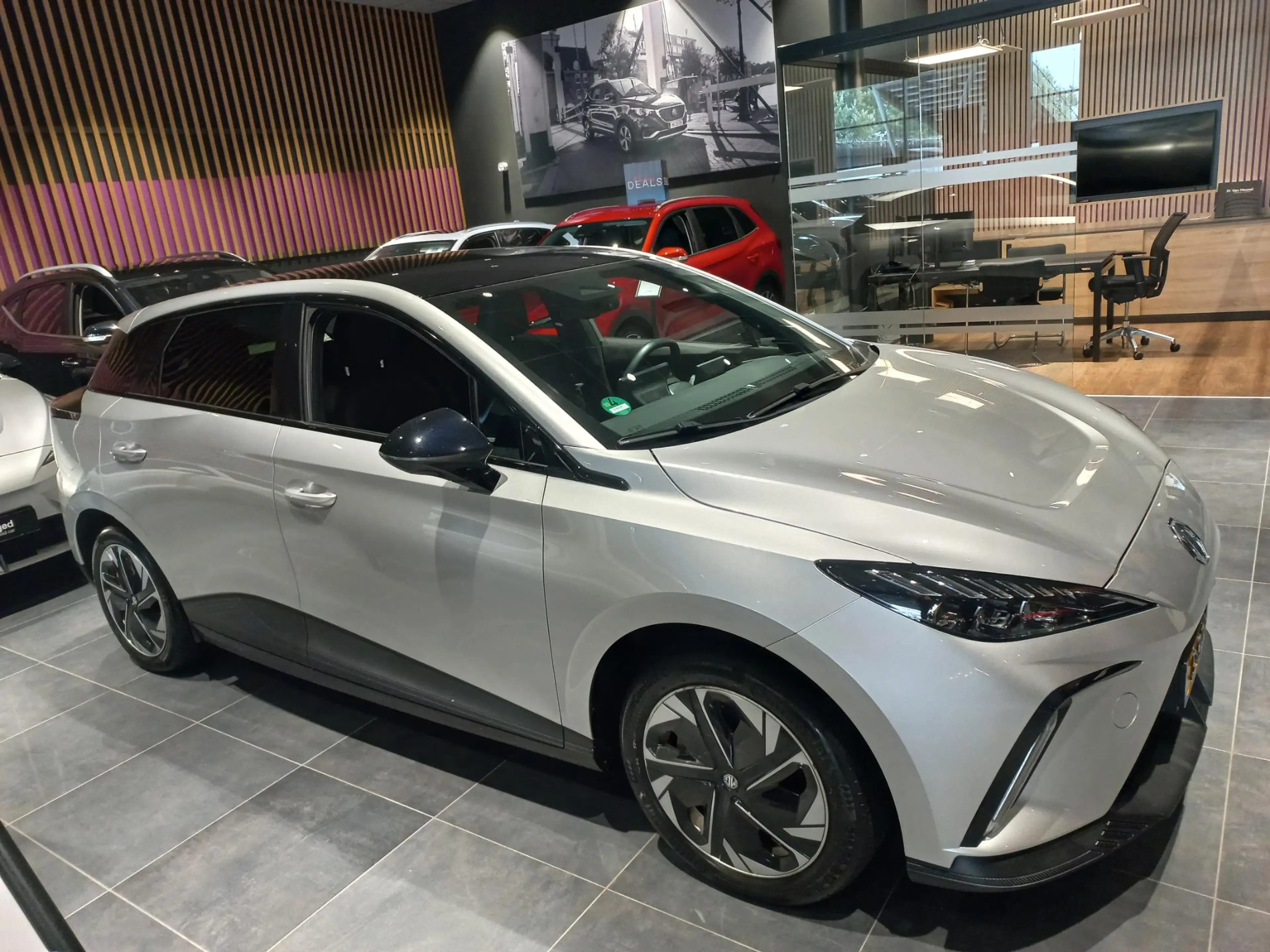 MG MG4 Luxury 64 kWh | 360 camera | Stoel + Stuurverwarmi — photo 7