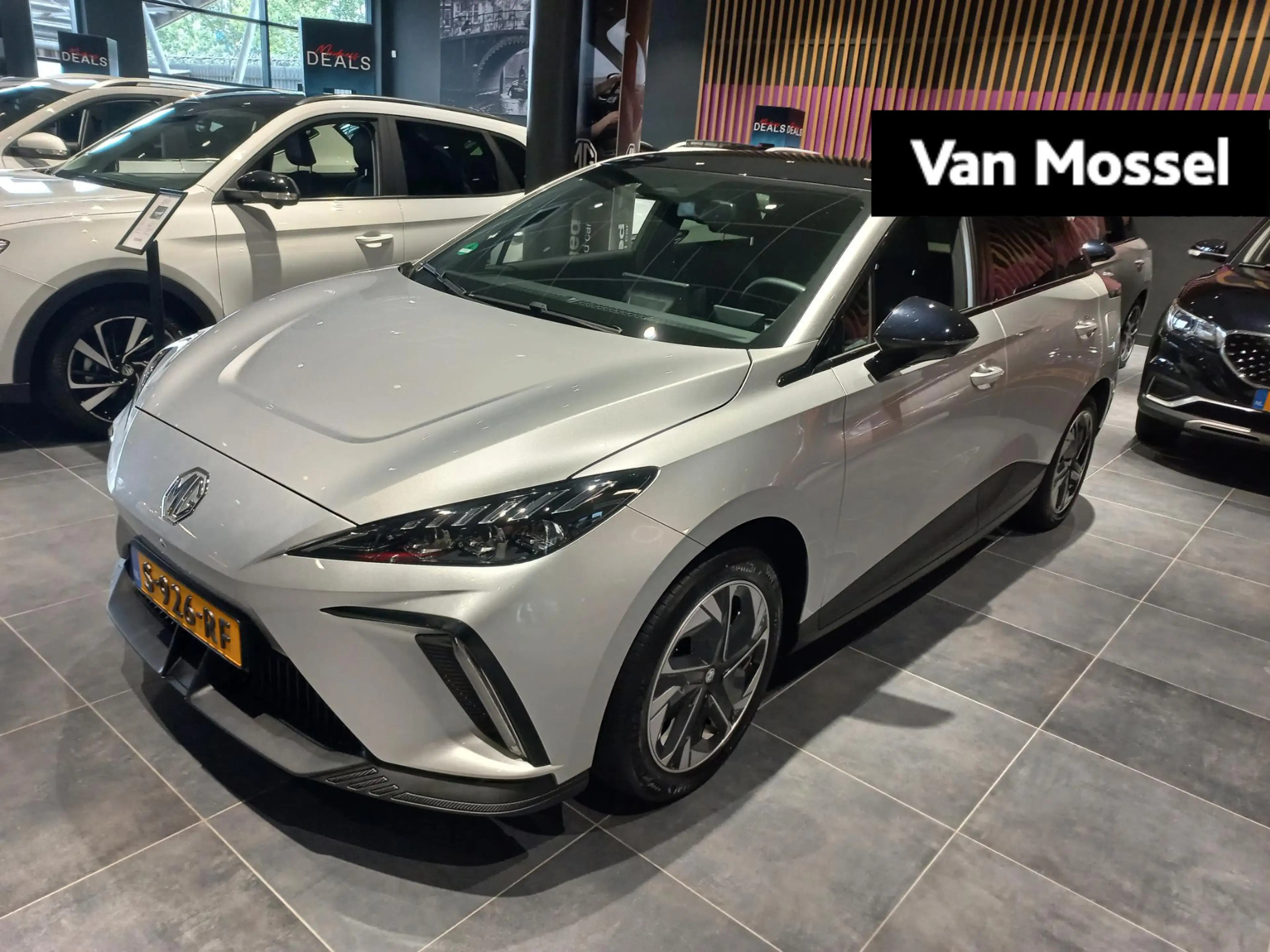 MG MG4 Luxury 64 kWh | 360 camera | Stoel + Stuurverwarmi