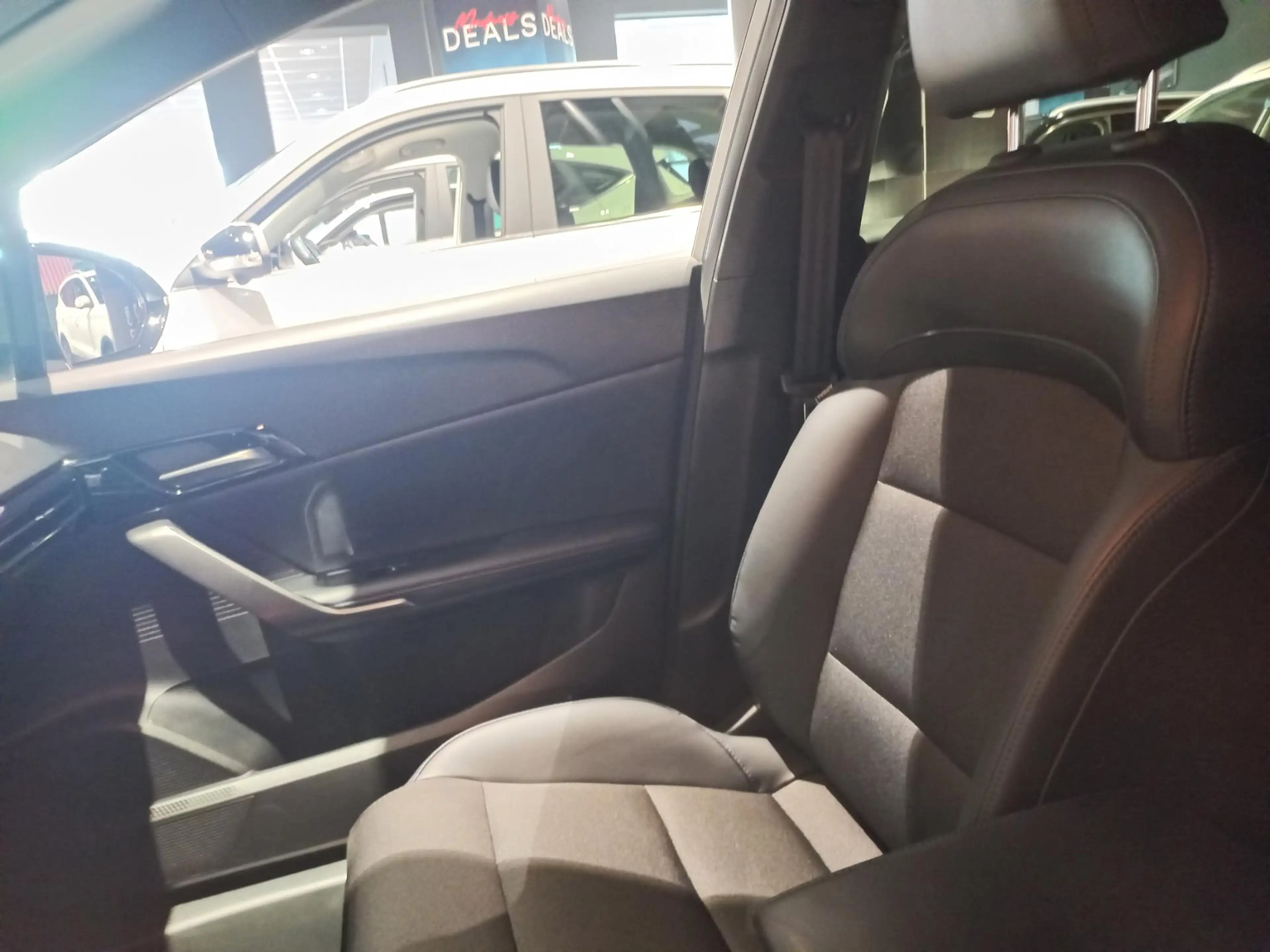 MG MG4 Luxury 64 kWh | 360 camera | Stoel + Stuurverwarmi — photo 10