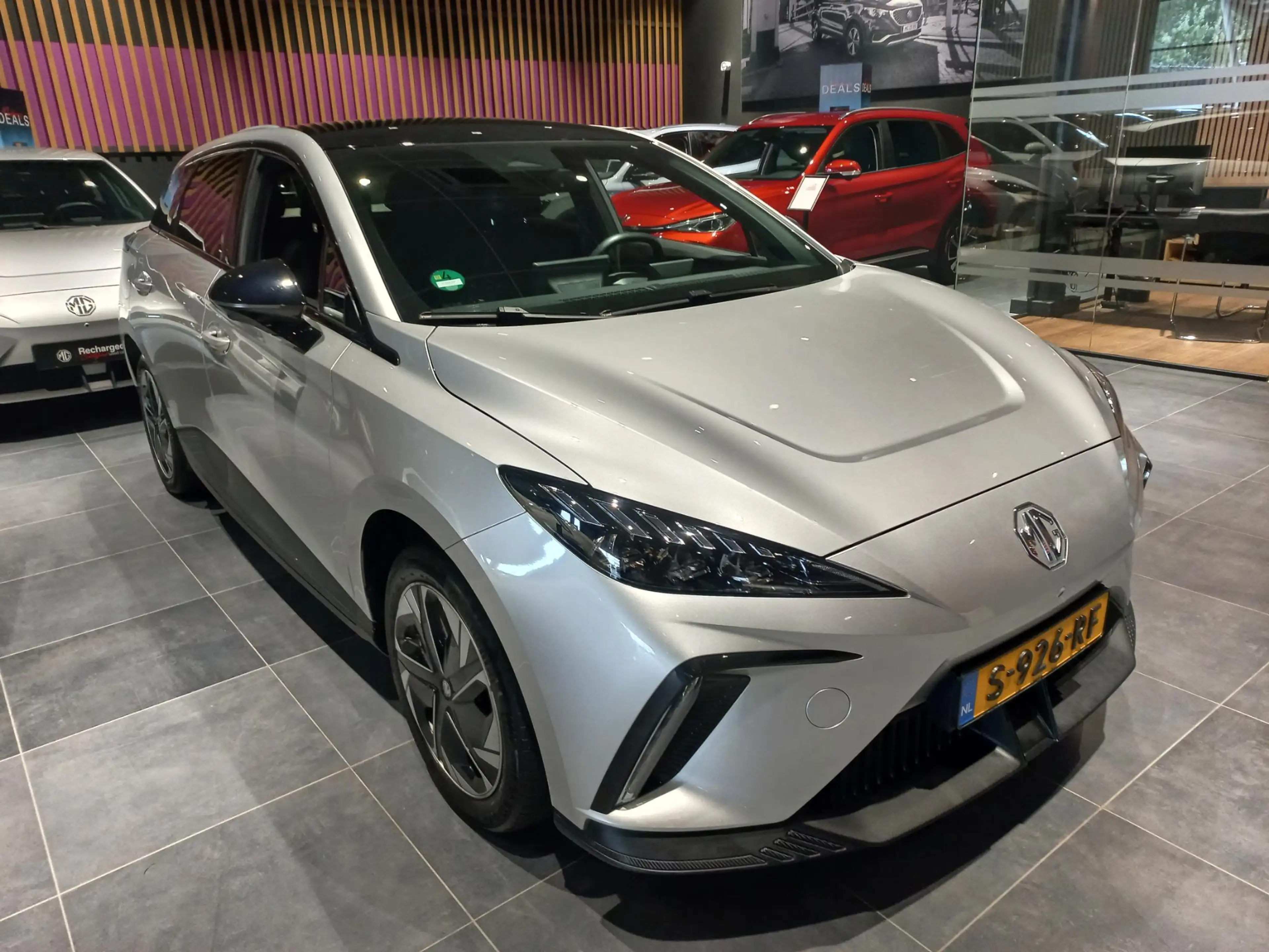 MG MG4 Luxury 64 kWh | 360 camera | Stoel + Stuurverwarmi — photo 8