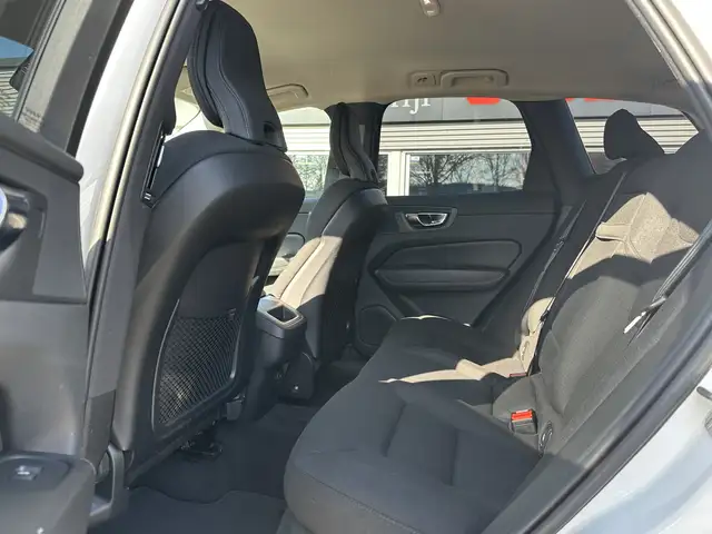Volvo XC60 view 6