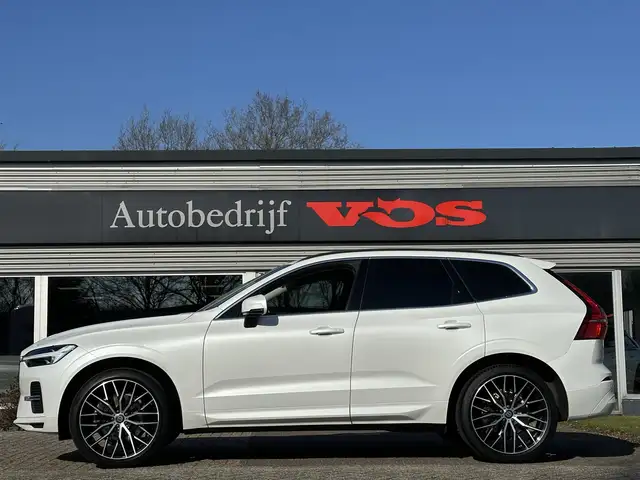 Volvo XC60 view 3