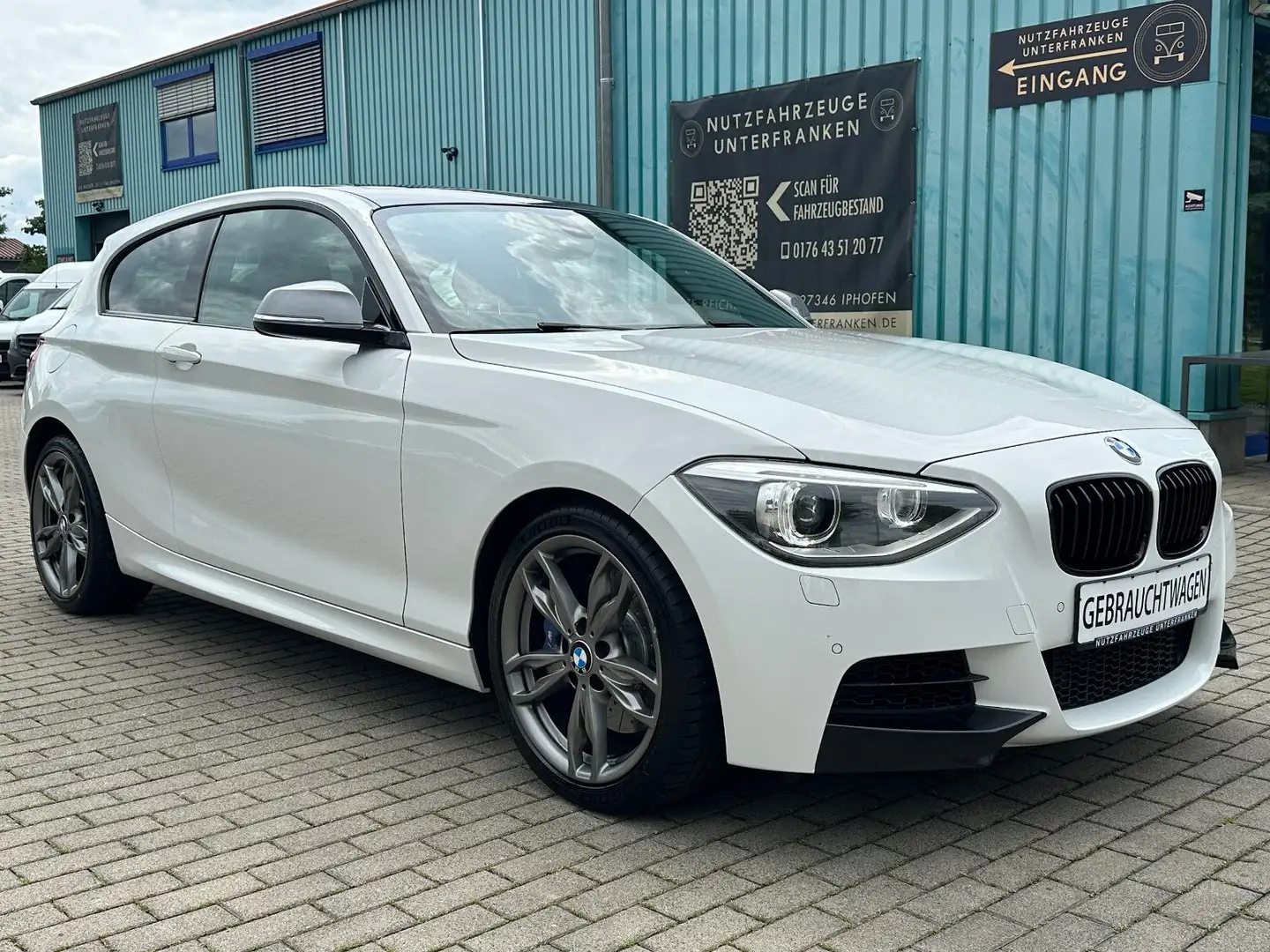 BMW 135 i/NAVI+ALCANTARA+SCHIEBEDACH+Bi-XENON+SCHECK Blanc - 1