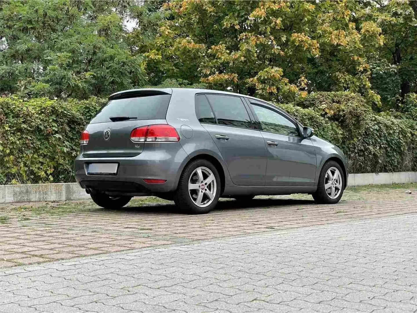 Volkswagen Golf 1.4 TSI Team Grau - 2