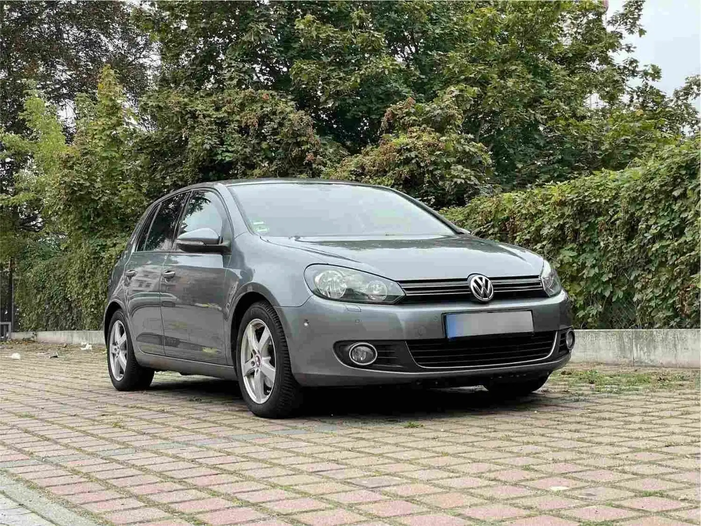 Volkswagen Golf 1.4 TSI Team Grau - 1