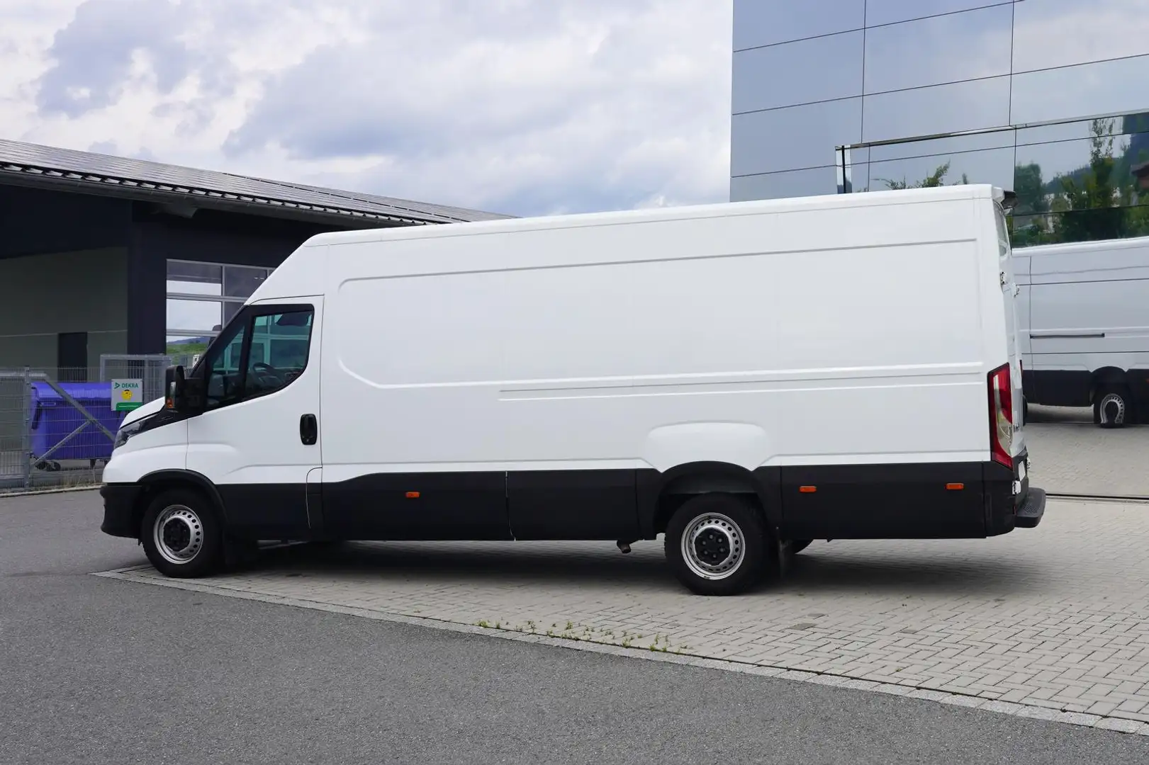 Iveco Daily 35S16V 4100L H2 2.3L 156 PS Klimaautomatik Weiß - 2