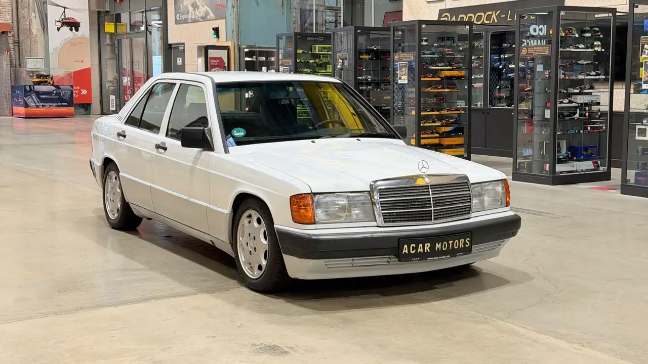 Mercedes-Benz 190