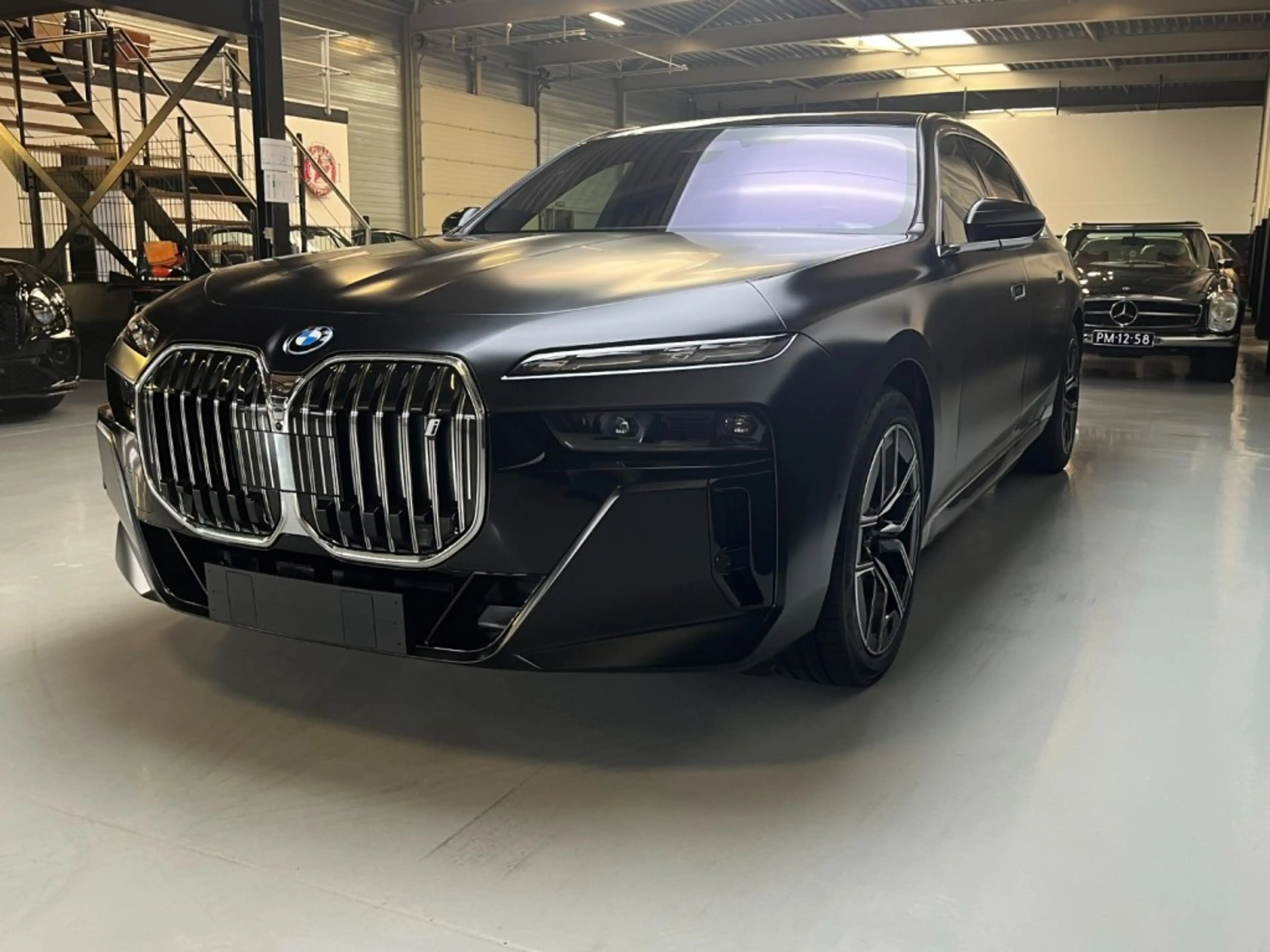 BMW i7 x-drive 60 (VAT car) (2023) — photo 43