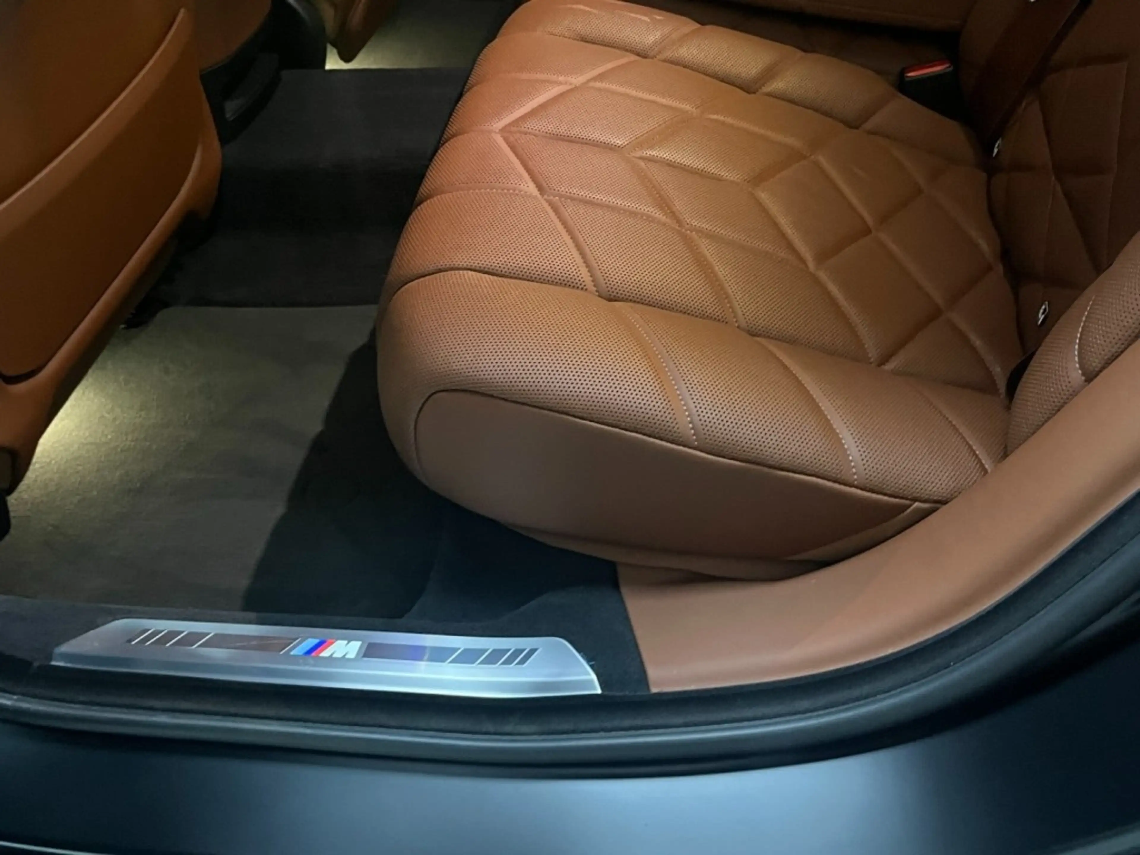 BMW i7 x-drive 60 (VAT car) (2023) — photo 15