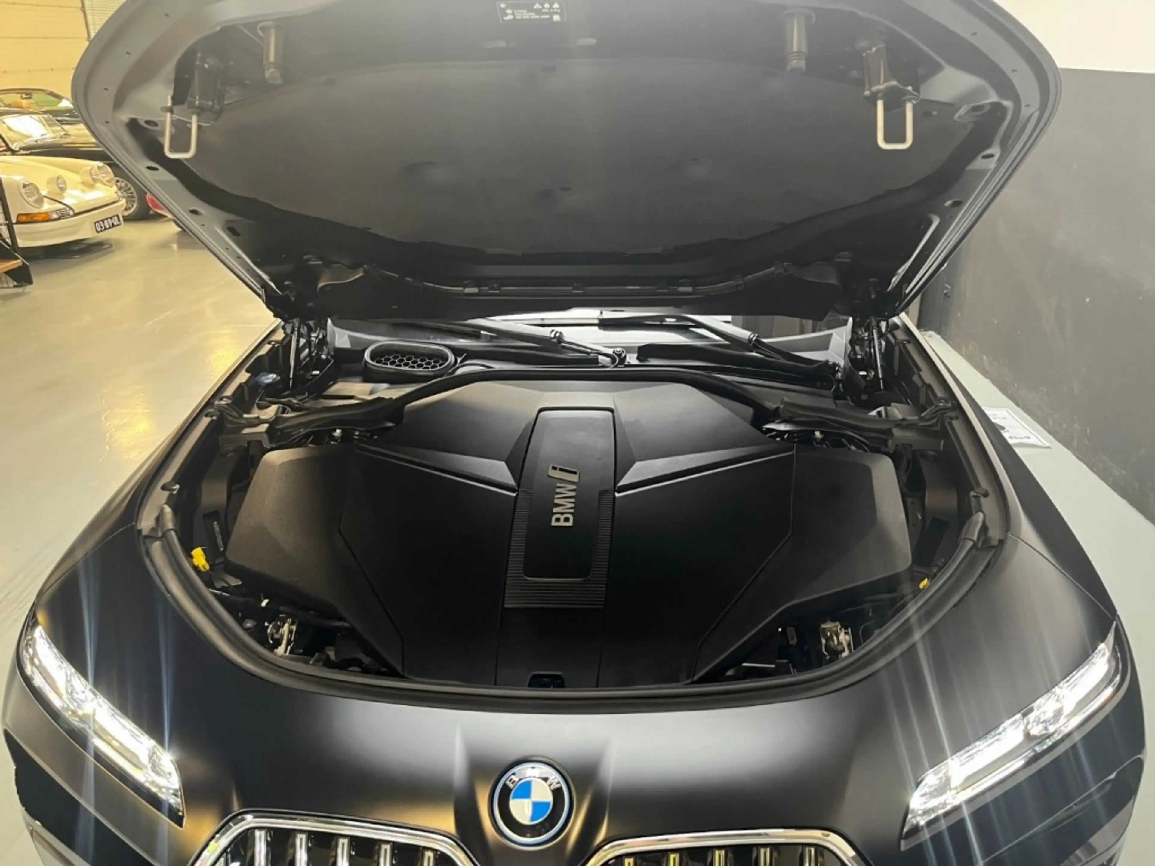BMW i7 x-drive 60 (VAT car) (2023) — photo 16