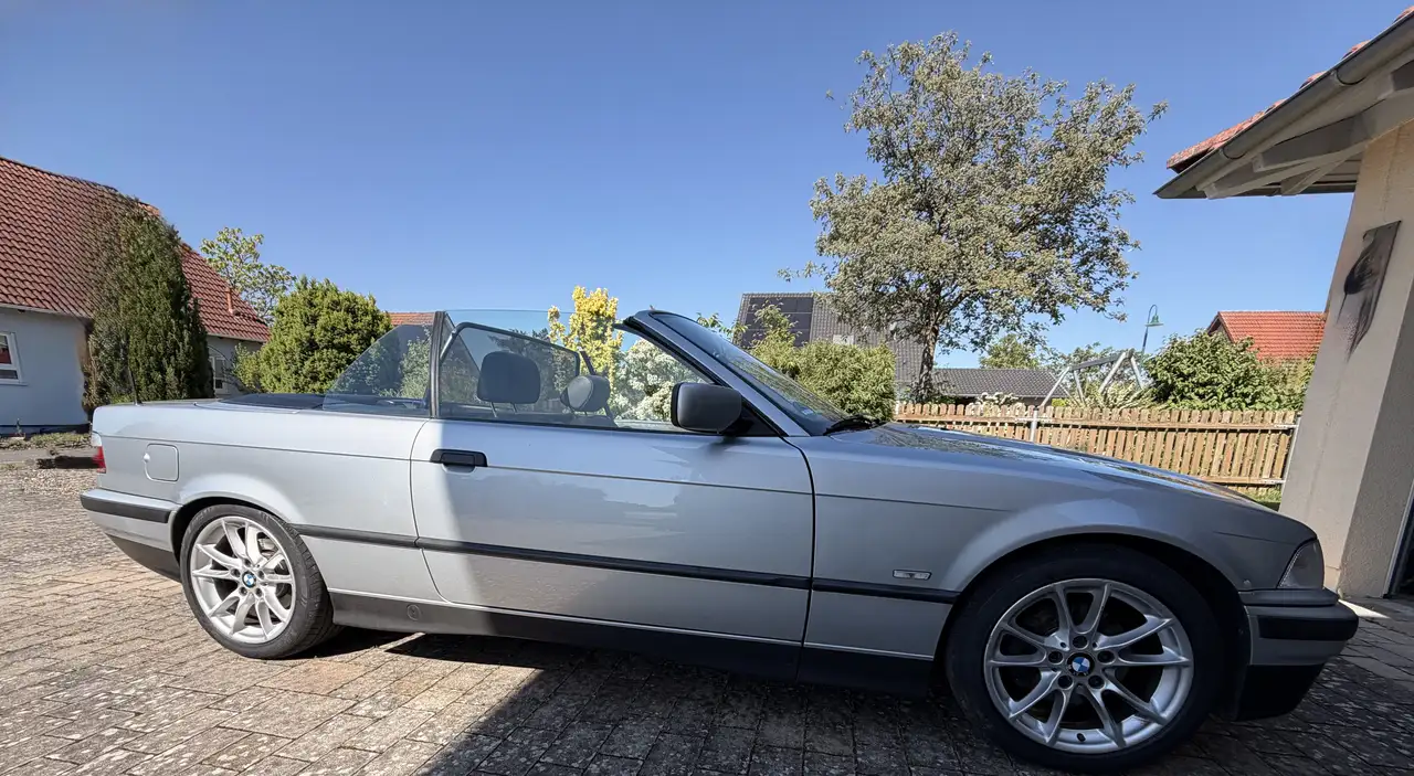 BMW 328i Exclusiv, foto 2
