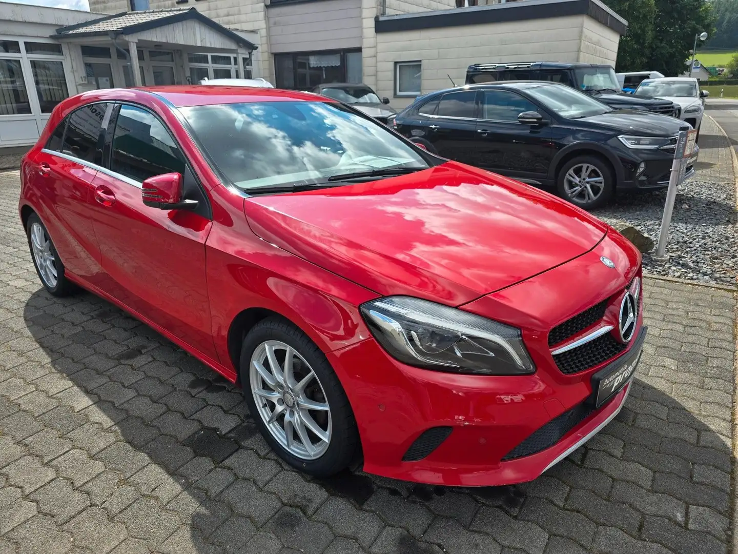 Mercedes-Benz A 180 CDI / d Style NAVI LED SHZ Rouge - 2