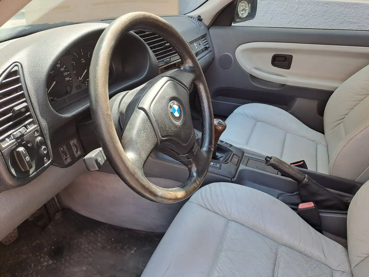 BMW 316i Coupe, foto 1