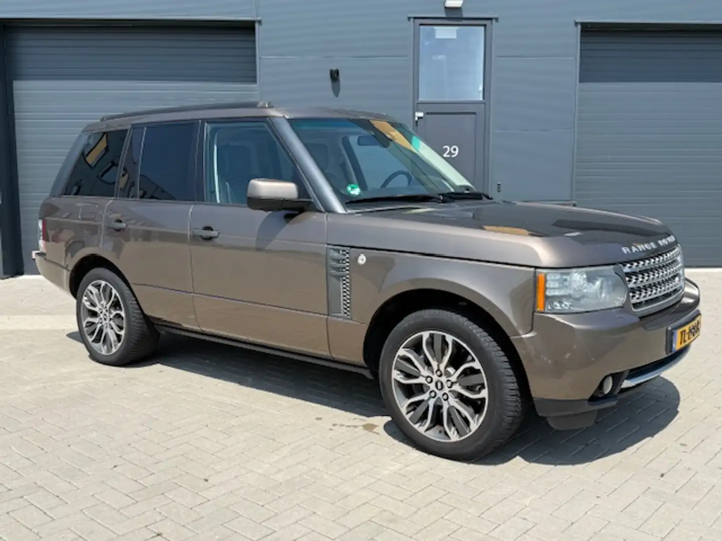 Land Rover Range Rover 4.4 TDV8 Autobiography Euro 5 / YOUNGTIMER / Expor Bruin - 1